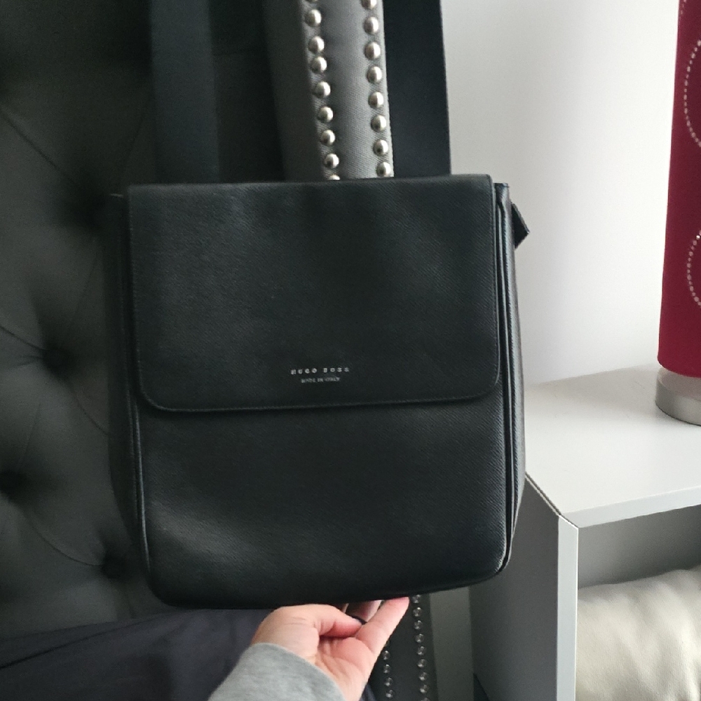 Hugo Boss Classic Black Messenger Bag